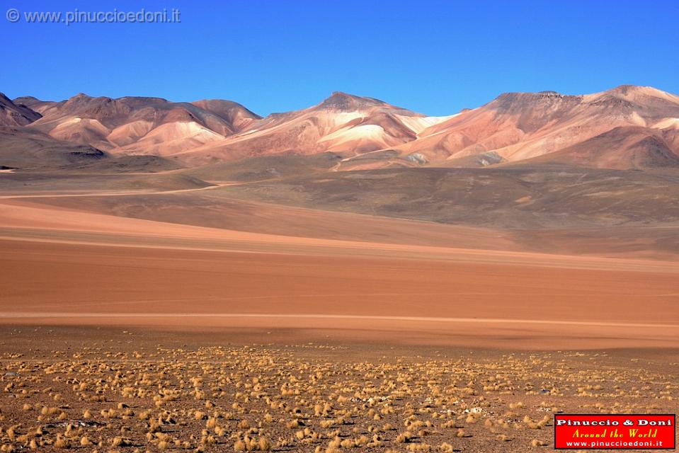 BOLIVIA 2 - Deserto del Siloli - 3 Montagna dai 7 colori.jpg